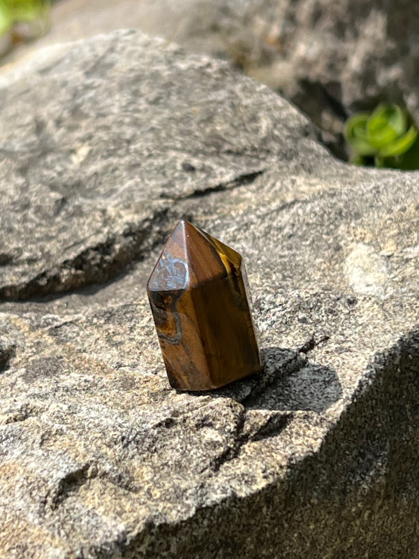 TYGŘÍ OKO obelisk MINI