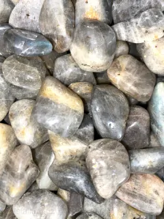 Labradorit tromlovaný