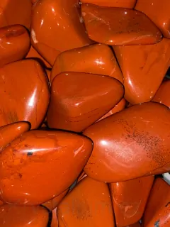 JASPIS Červený Tromlovaný
